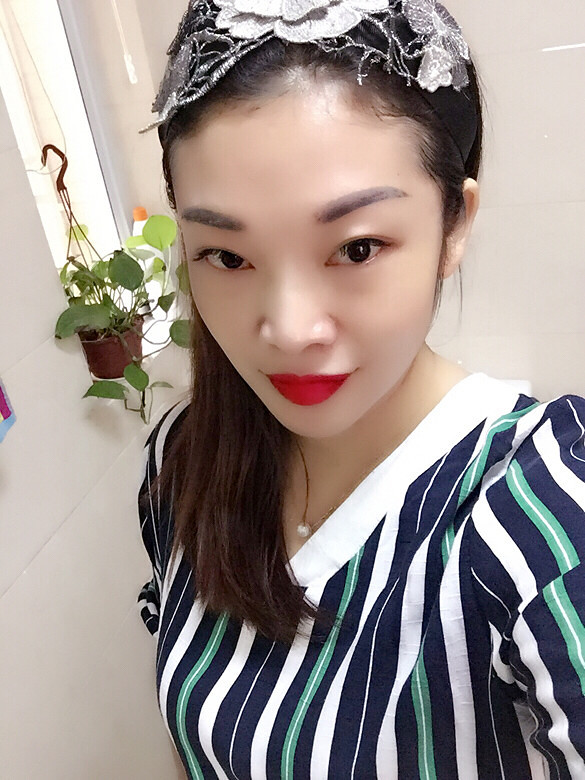 ��ϲ����ɫ�ں죬��ʹ����Ҳ������������ף