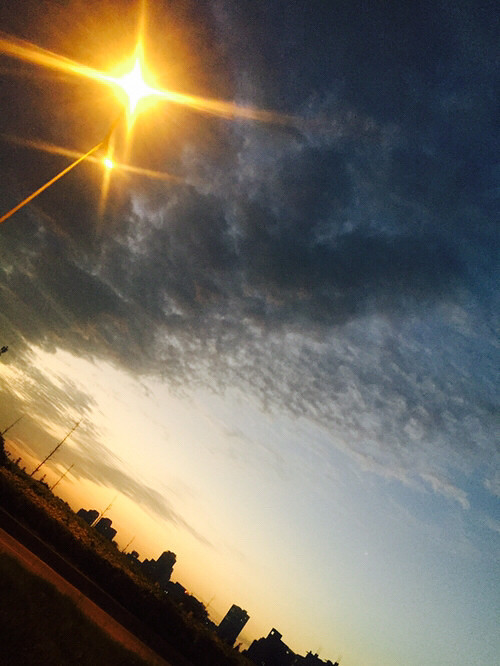 ���˵���գ�ͷ�����������°��ĵģ�������