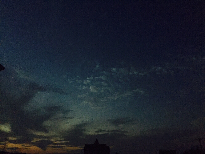 ���˵���գ�ͷ�����������°��ĵģ�������