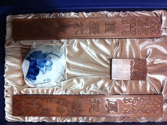 �������