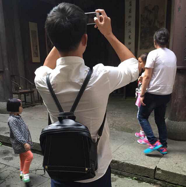 ��ɶ���У�ϣ�������Ǹ�������