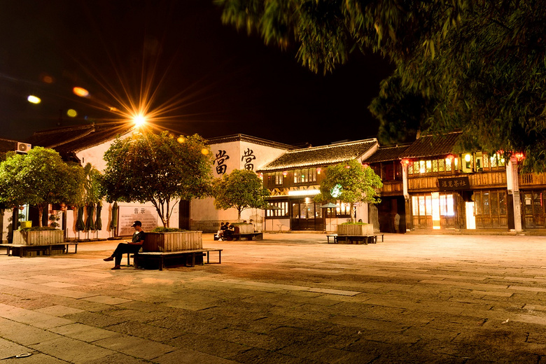 ���꽭��֮�º�ӡ��