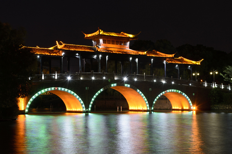 ���꽭��֮�º�ӡ��