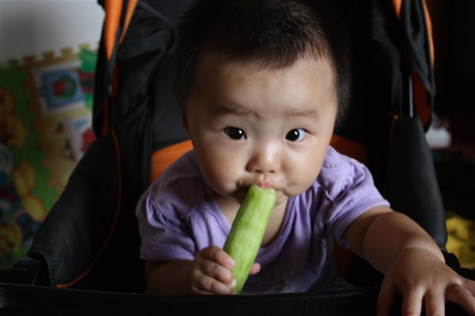 宝宝吃黄瓜的小样-超级宝贝-育儿问答-嘉兴19