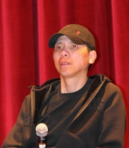 冯小刚的脸怎么成这样了?太恐怖了啊,有人知道