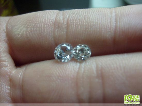 教你怎样分辨真假钻石--(超像钻石的立方氧化锆
