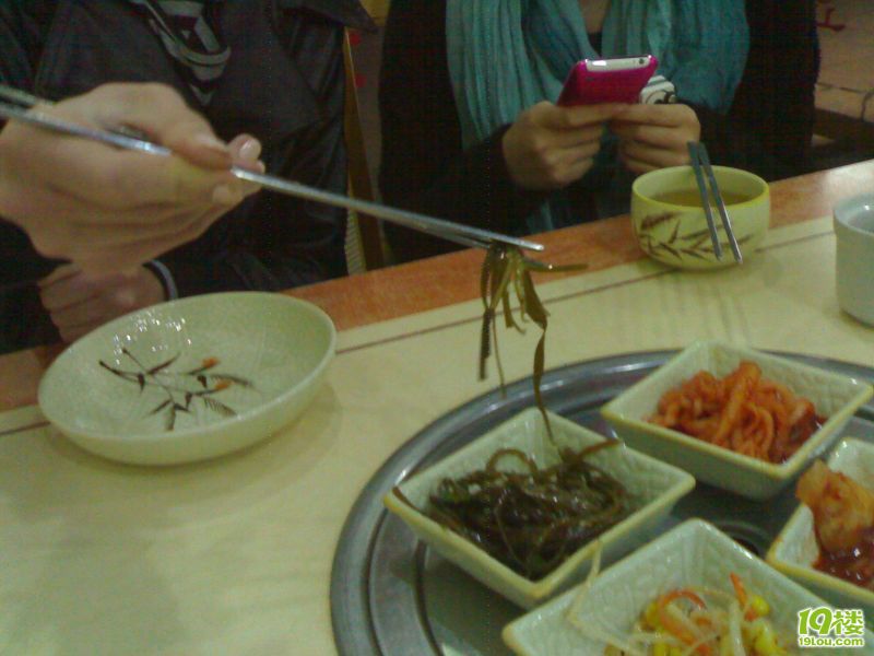 陪乌克兰<em>妹妹</em>,在<em>华庭</em>街,吃韩国菜、-美食分享-