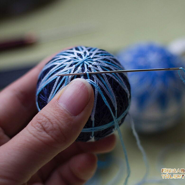 DILILI原创冰凌花手鞠球制作过程