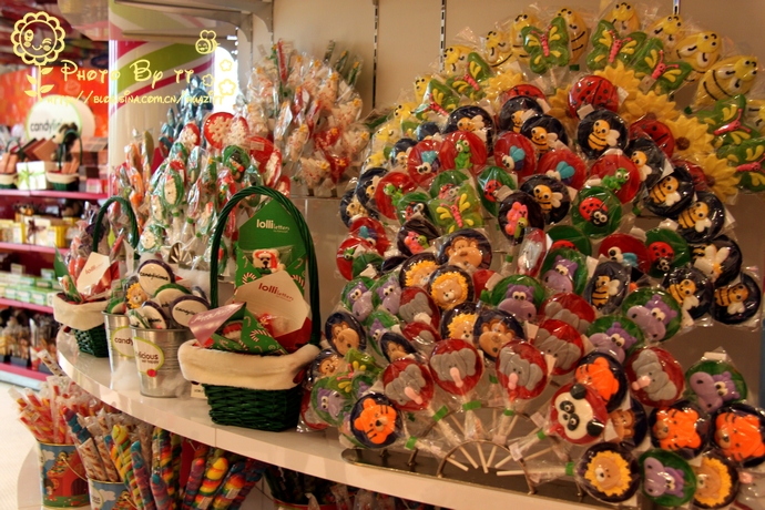 圣淘沙名胜世界亚洲最大的糖果店品尝甜蜜