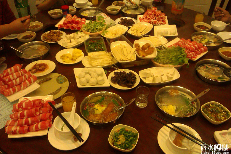 庆贺财神爷驾考过关,食全食美大桌涮起咯-丽水