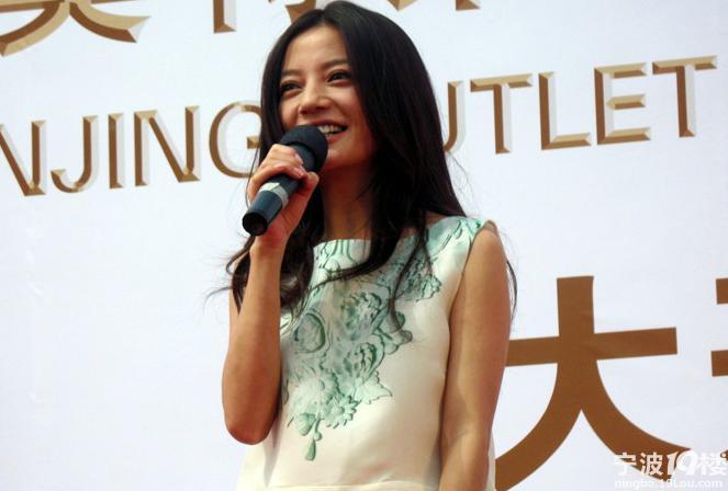 赵薇今天在宁波啦!现场人山人海啊!上图了~-宁