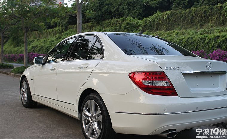 奔驰C200时尚小白马提车作业 求车标-提车作业