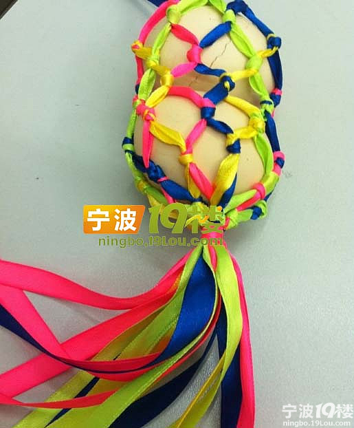 明天立夏了 同事给她女儿做了个蛋袋!图!-说身