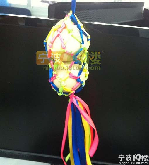 明天立夏了 同事给她女儿做了个蛋袋!图!-说身