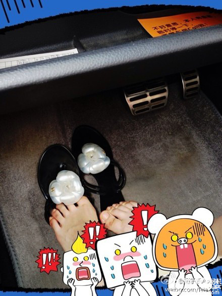 为了漂亮穿高跟,结果赤脚开车,姐姐我豁出去了