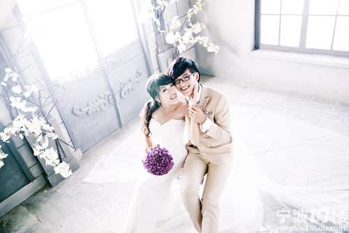 我们相识在六月,相恋在七月,最后在钟爱一生完