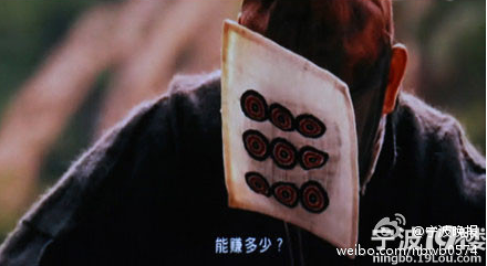 花15元中2215万大奖 彩民戴九筒面具遮头领奖-热点爆料-宁波消息-宁波19楼