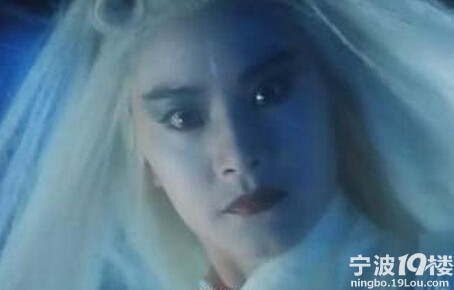 象山姑娘去做美发 <em>一夜之间头发</em>全白了 断头发