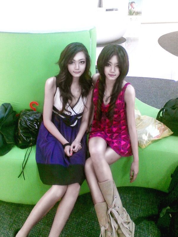 117CM美腿的<em>姐妹</em>花<em>孔</em>燕松、 孔瑶竹-情牵甬城