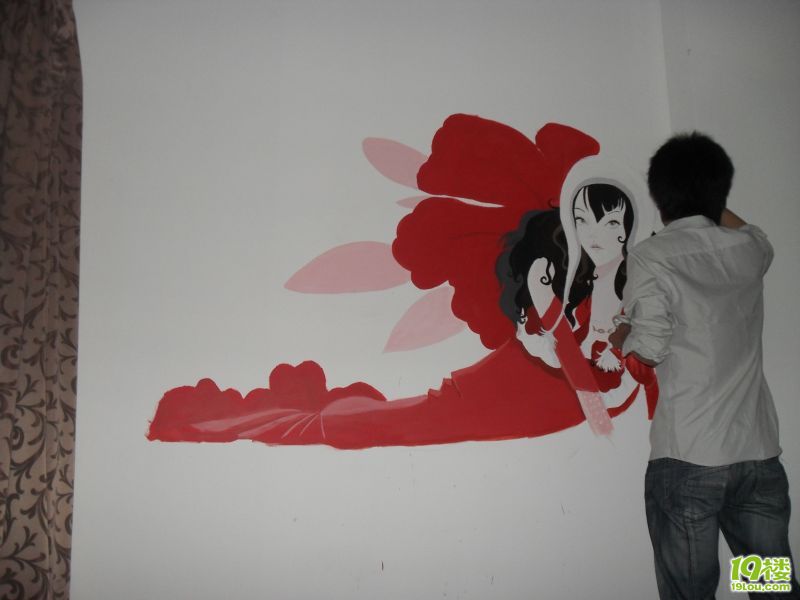 墙绘师正在作画-装修大本营-宁波19楼