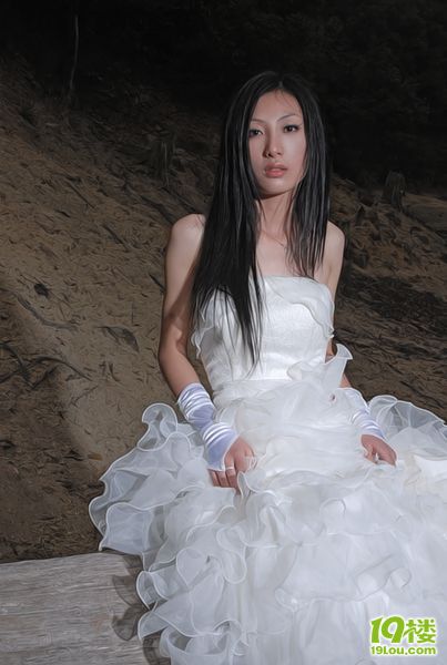 一个人拍婚纱照怎样?一个美人拍婚纱照怎样?