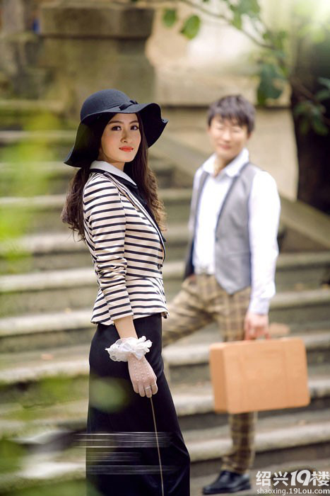 我和我的钢琴教师老公浪漫的旅游婚纱照-婚纱