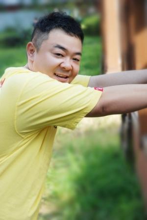 庞龙恩师李晓杰复出 《老大》七夕狂遭下载-娱