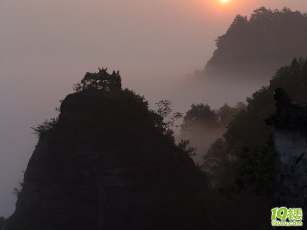 香炉峰在哪里