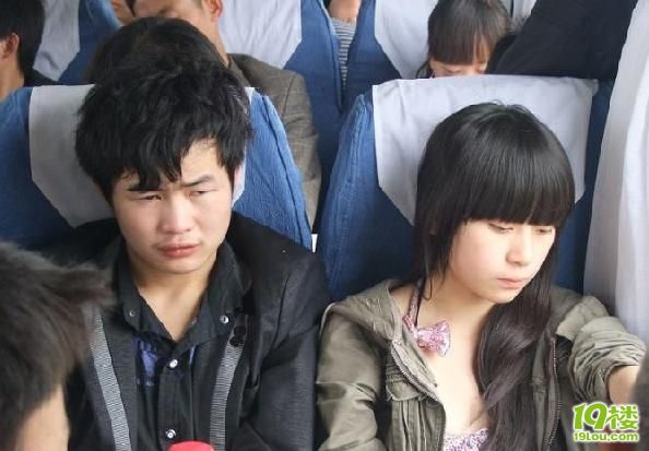 亲眼见<em>丑男身边美女</em>相伴 你们自己看吧-爆料-绍