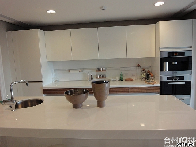 【我爱厨房】+现代厨房含内厨房《更新餐厅照