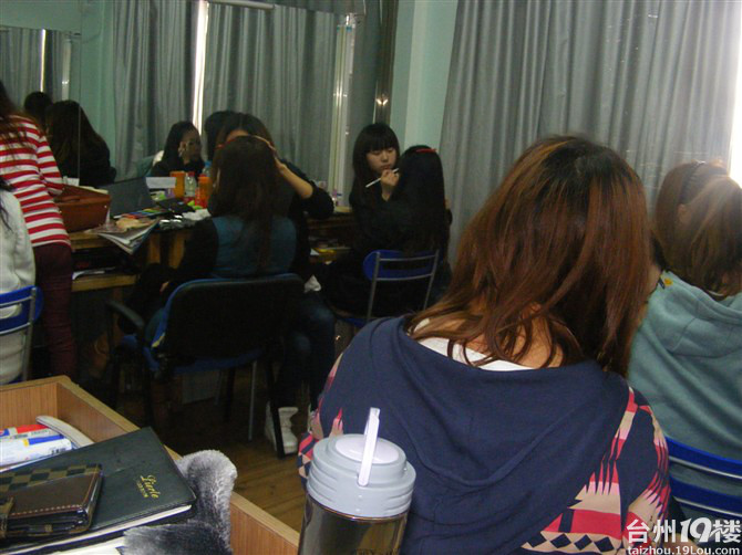 化妆师工作中心态的重要性-招生培训-台州19楼