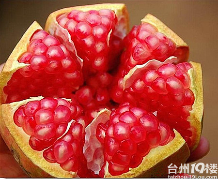 原来这样剥石榴好方便啊，分分钟爽呆了~-美食杂谈-台州美食-台州19楼
