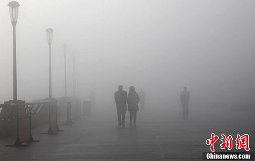  村民 们城市 空气 已经进入雾霾高发期,农村 山区 