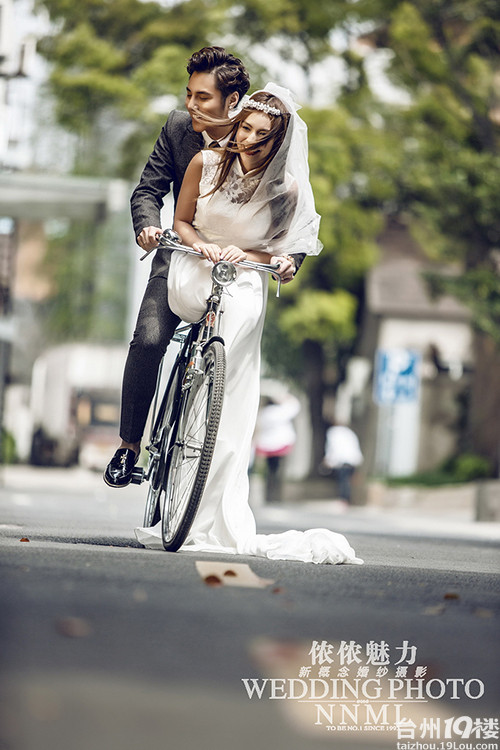 侬侬魅力】戴眼镜的可爱女生如何拍摄婚纱照-