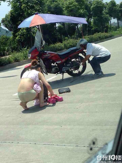 见闻:一女人坐摩的,长裙卷进车轮。-我听说的-