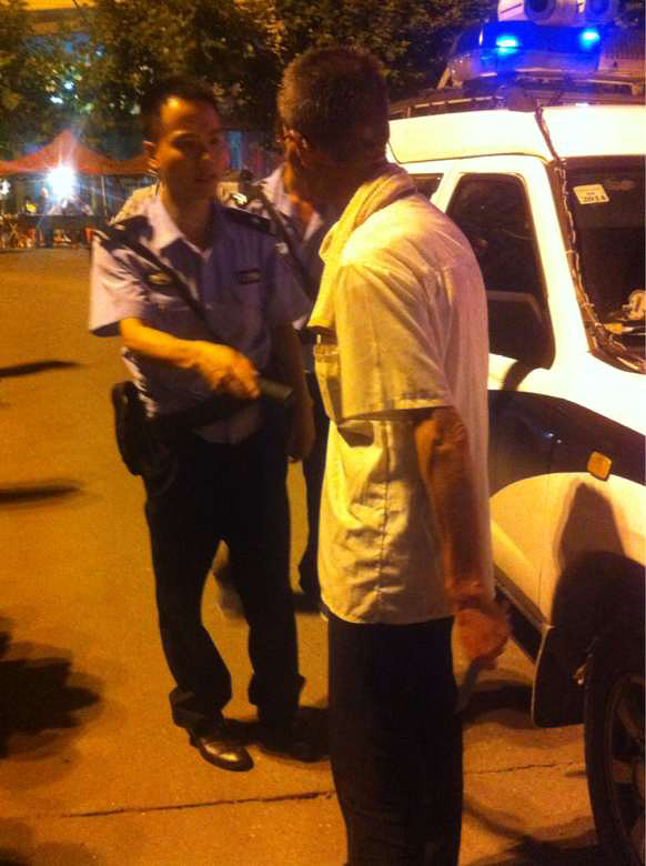 金清假交警拿刀查车-讲白搭-台州19楼