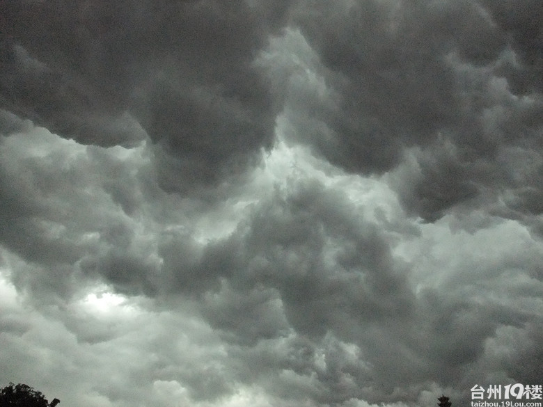 三年前723事件后的724天空