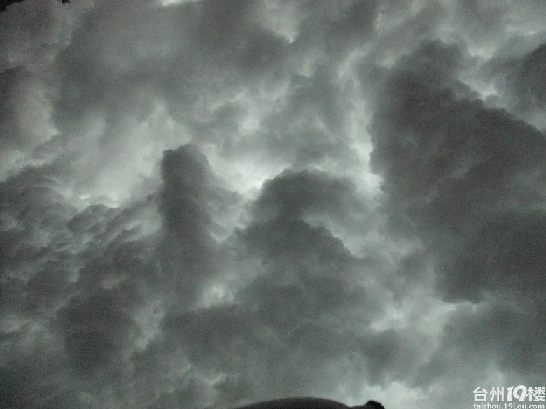 三年前723事件后的724天空