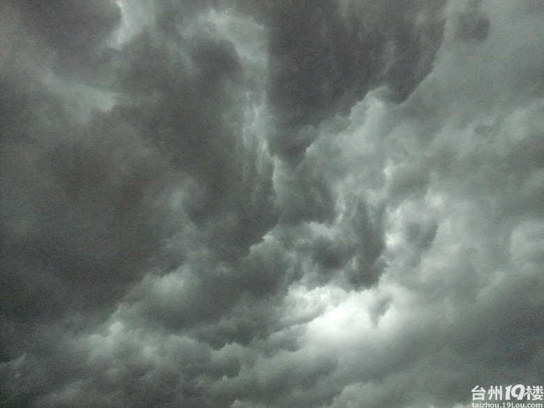 三年前723事件后的724天空