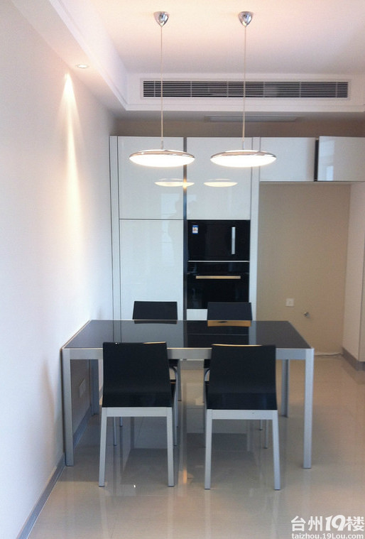 秀一下我家 ,赠送面积的实用改造,简约而不简单