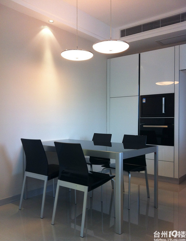 秀一下我家 ,赠送面积的实用改造,简约而不简单