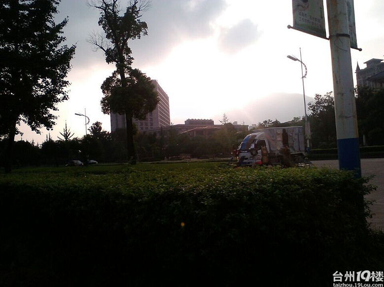 灵湖,临海城市的一张现代名片,与大自然亲密接