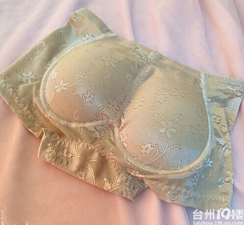 结婚必备,美甲、胸贴,还有羞羞滴提臀神器,扁平