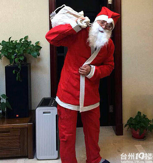 中国好邻居!这个爸爸扮圣诞老人给小区每个孩