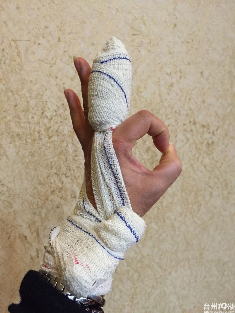 红十字'救'在身边一一百场万人公益救护培训