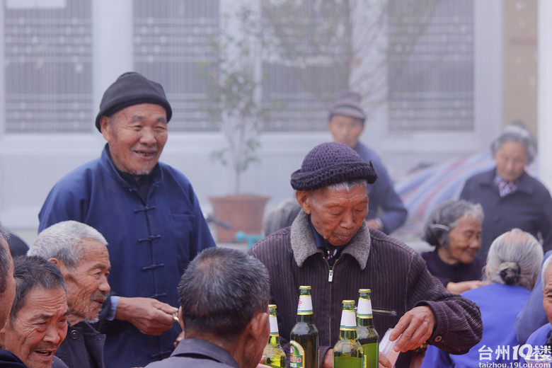 挺进大别山白石村《关爱空巢老人公益活动》