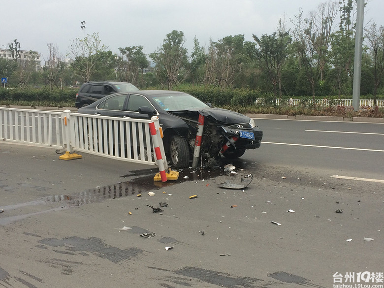 开车玩手机 然后…-开车那点事-拉风汽车-台州