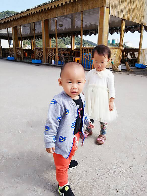 【秀宝宝】海边偶遇小美女-秀宝宝-台州19楼