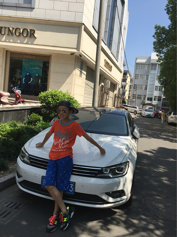 ����Ʊ��+˧���ֿ�ĵ�ӰƱfollow me