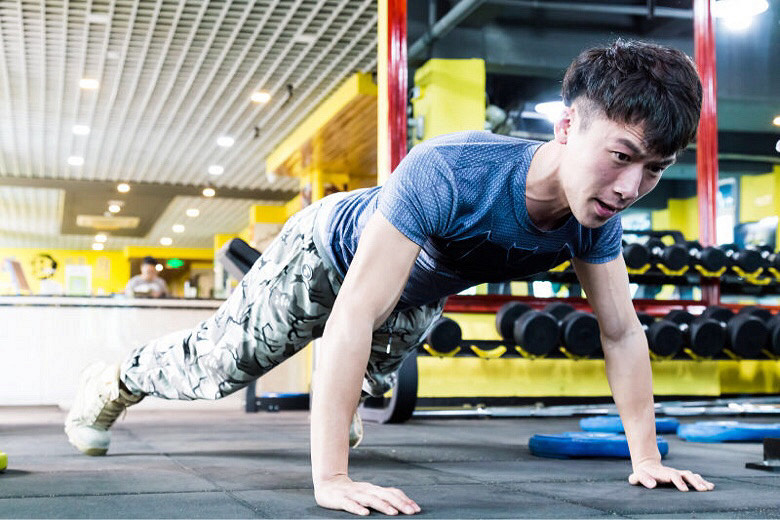 �������ǽֵ�᮰����� �³�· ӣ��ˮ��б